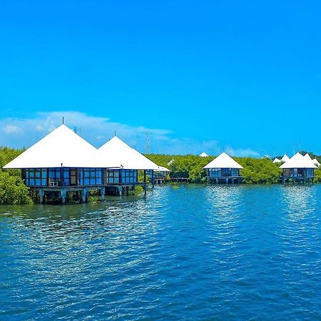 Beejay Bakau Resort โปรโบลิงโก ภายนอก รูปภาพ