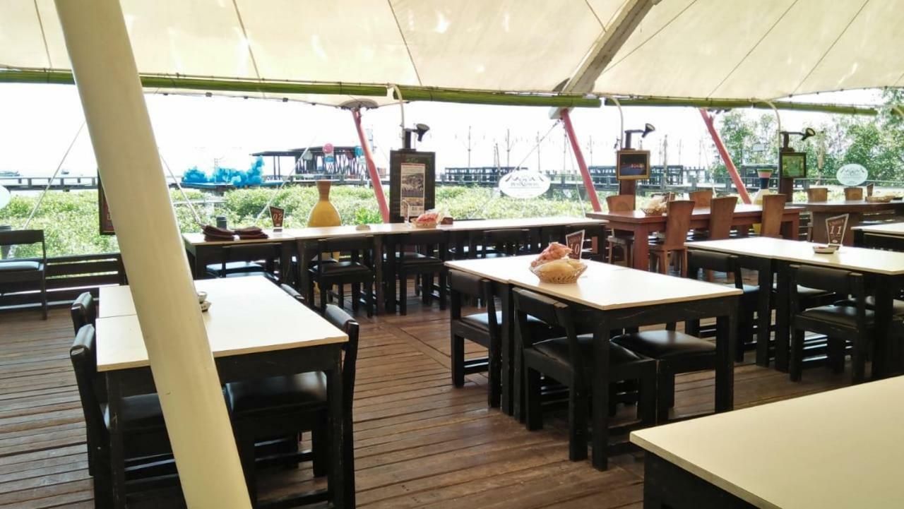 Beejay Bakau Resort โปรโบลิงโก ภายนอก รูปภาพ