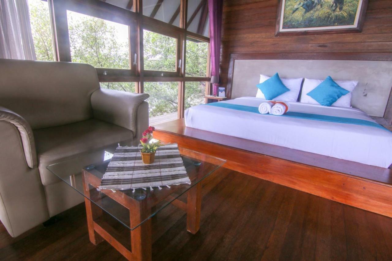 Beejay Bakau Resort โปรโบลิงโก ภายนอก รูปภาพ
